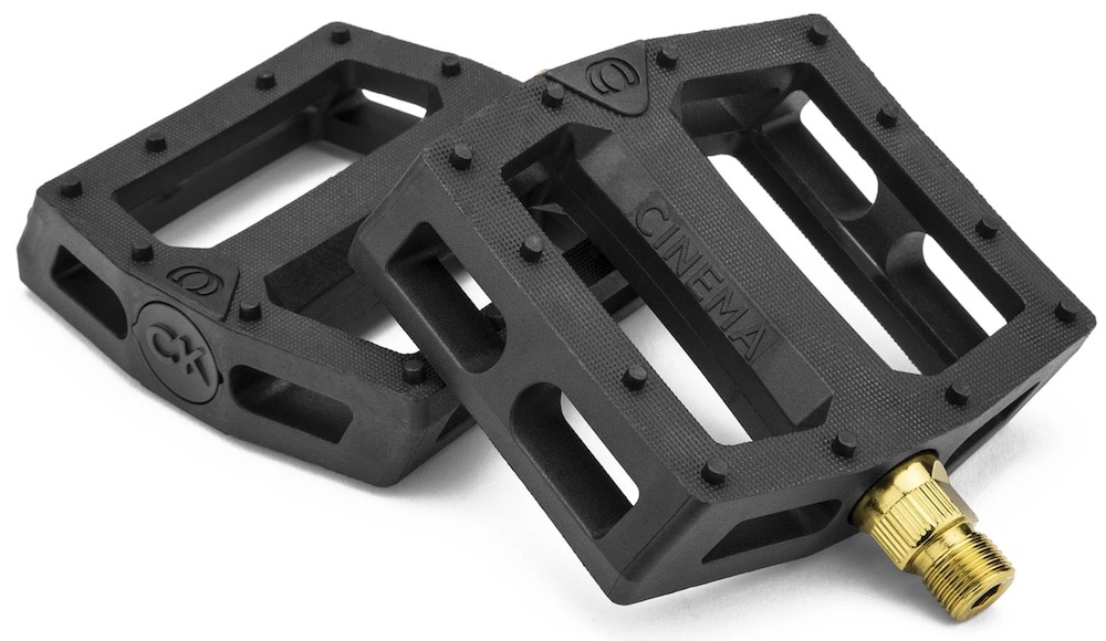 Bmx plastic pedals with metal pins hot sale