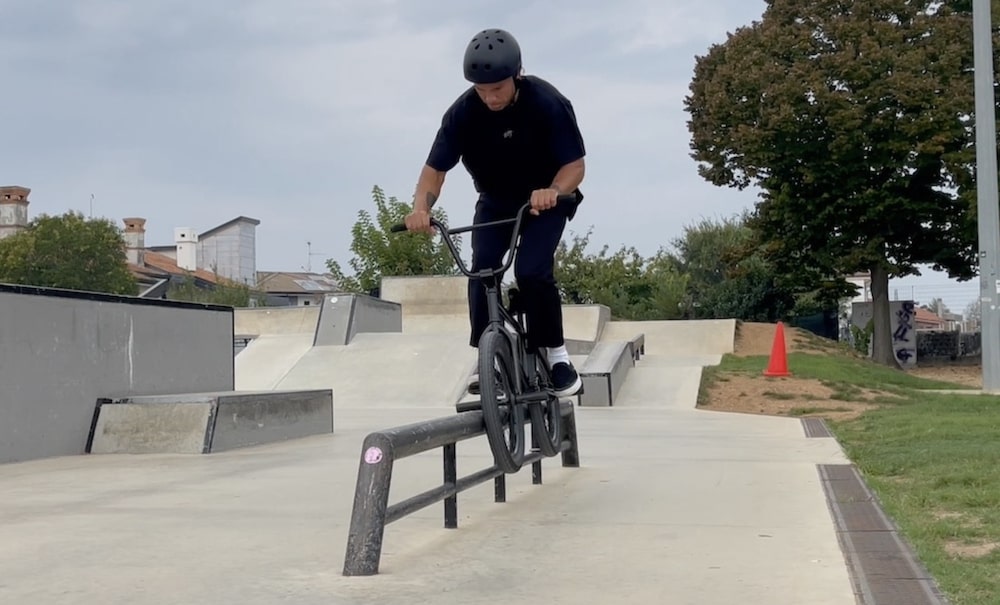 bmx trick double peg grind