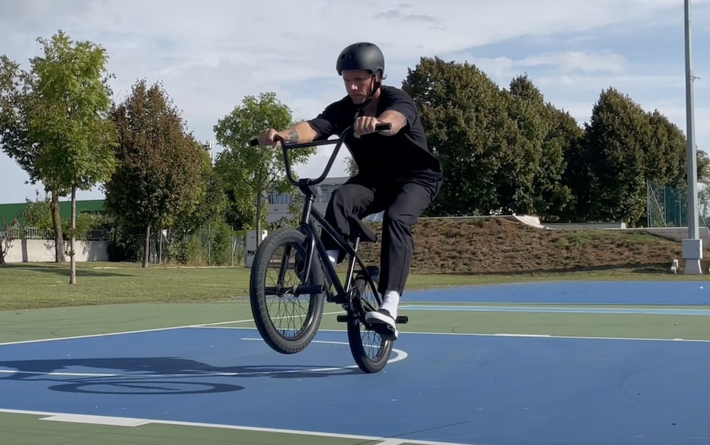bmx trick manual