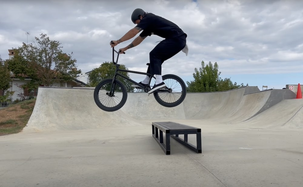 bunny hop fundamental bmx trick