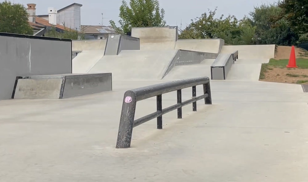 choose spot for double peg grind rail