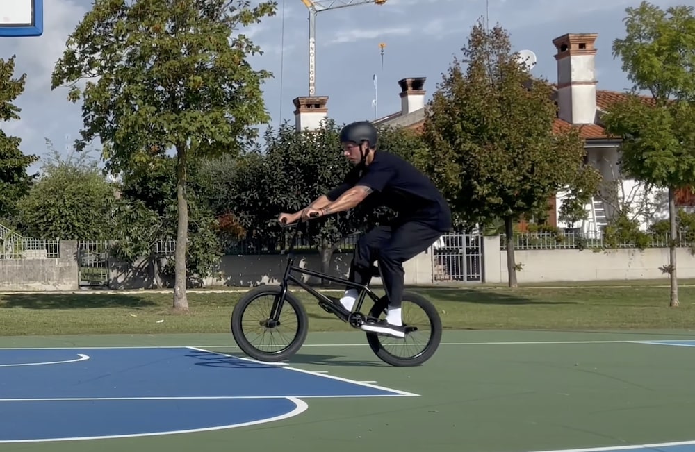 crunch down into a manual position