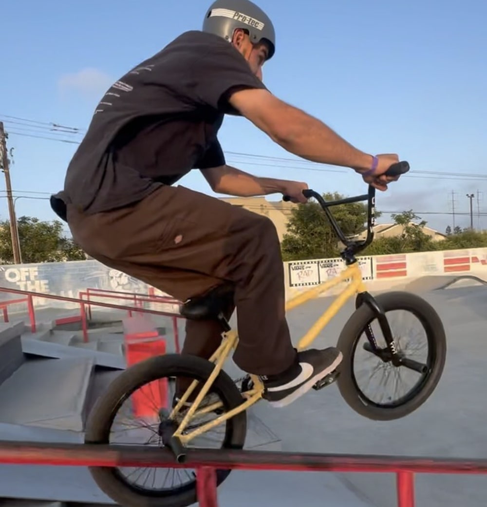 ethan corriere cult dak bike check