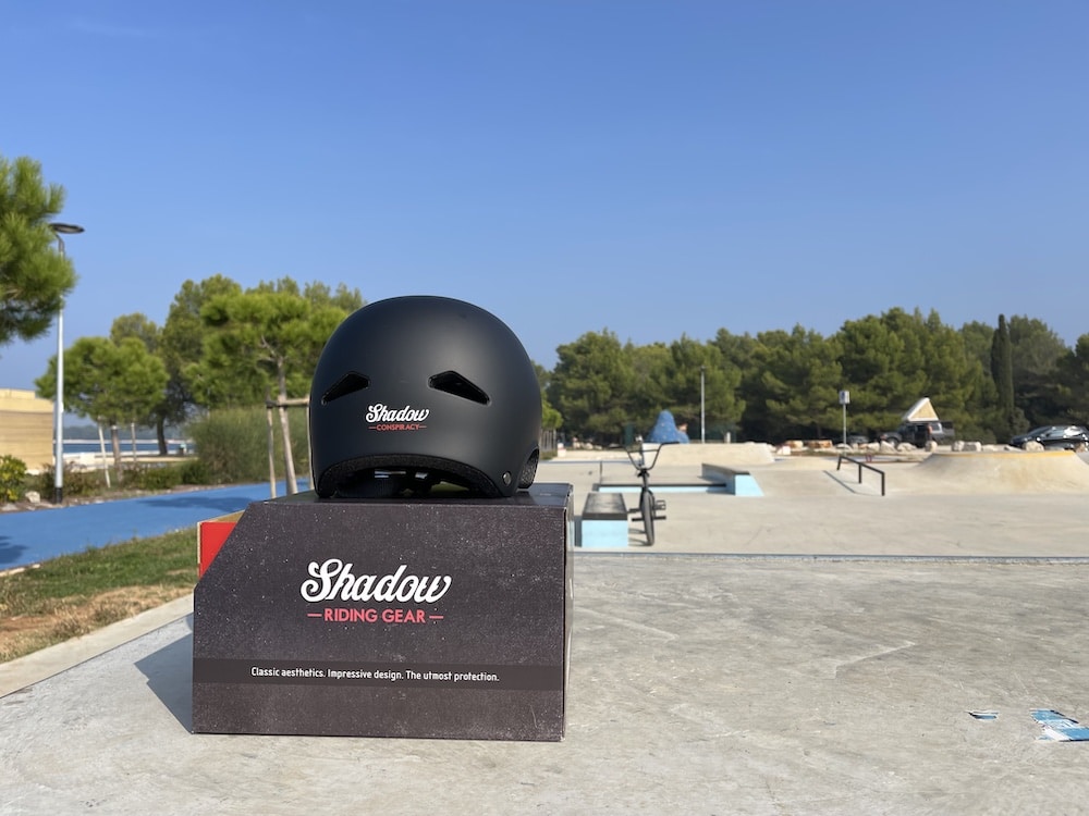 The Shadow Conspiracy Featherweight In-Mold Helmet - Matt Ray Signature Matte Black Small/Medium