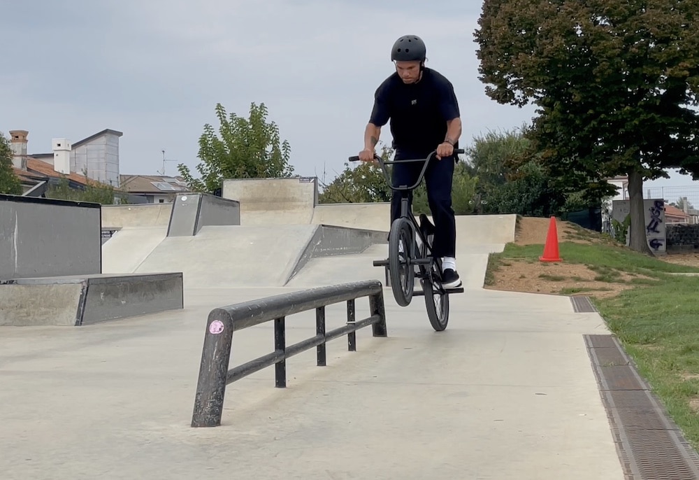 use bunny hop to jump into a double peg grind