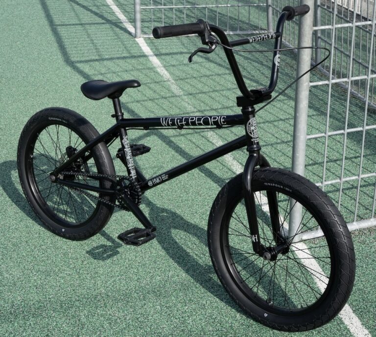 Vélo BMX We The People Havoc 22 Pouces – Noir, Frein à Disque, Pour Dirt Et Trail
