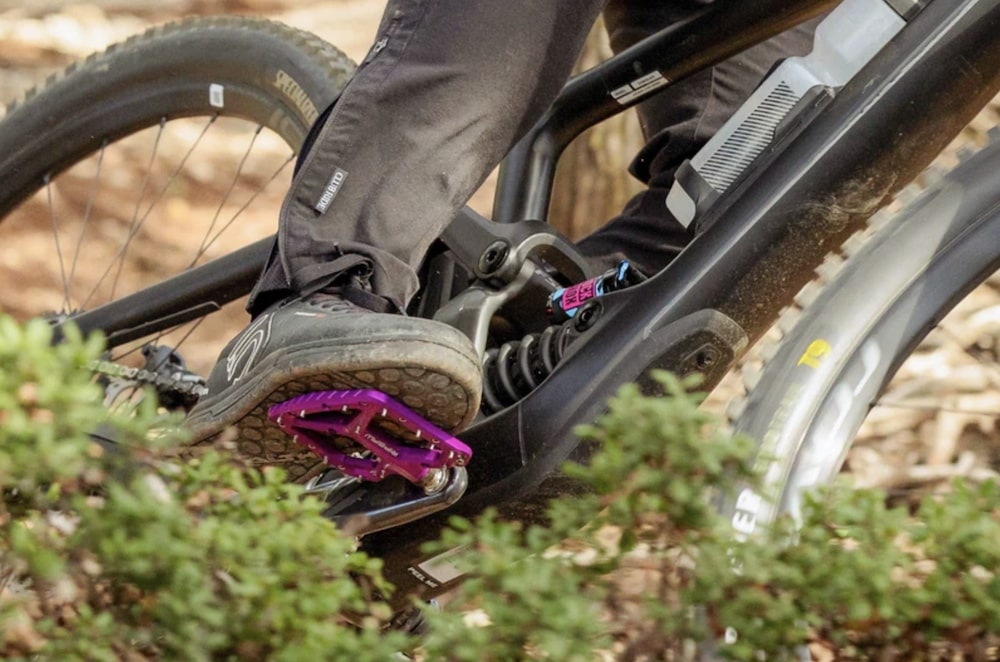 wolf tooth components ripsaw pedals features